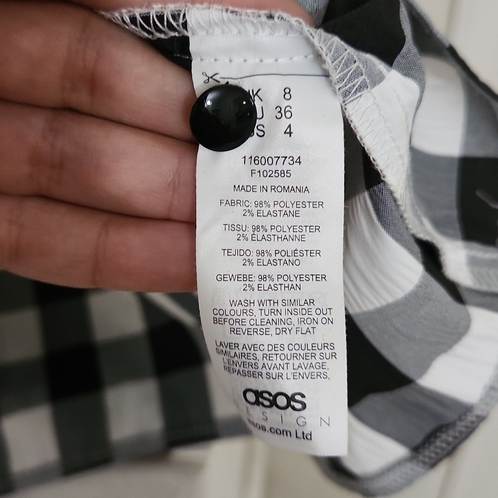 ASOS Maternity Vfront smock romper in mono gingham Contemporary Collegiate - Picture 10 of 14